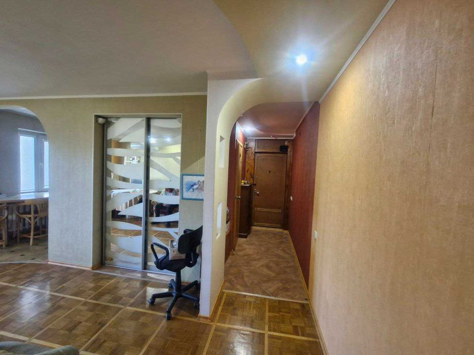 Сдам трёхкомнатная квартиру  на Черёмушках