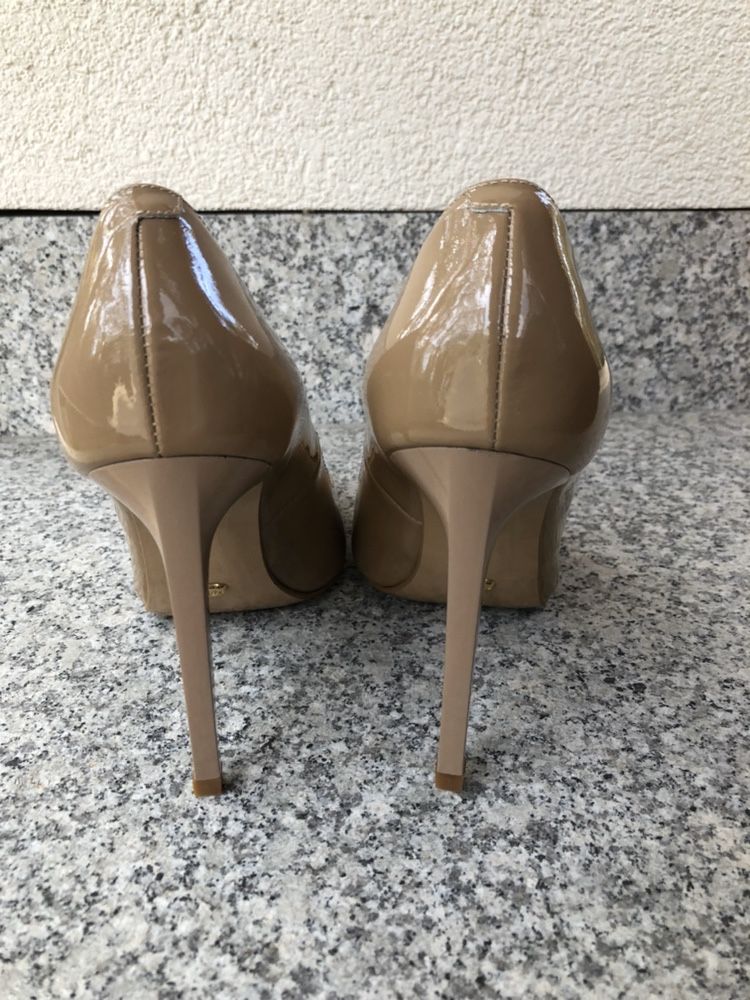 Badura obcasy nude krem beżowe 37