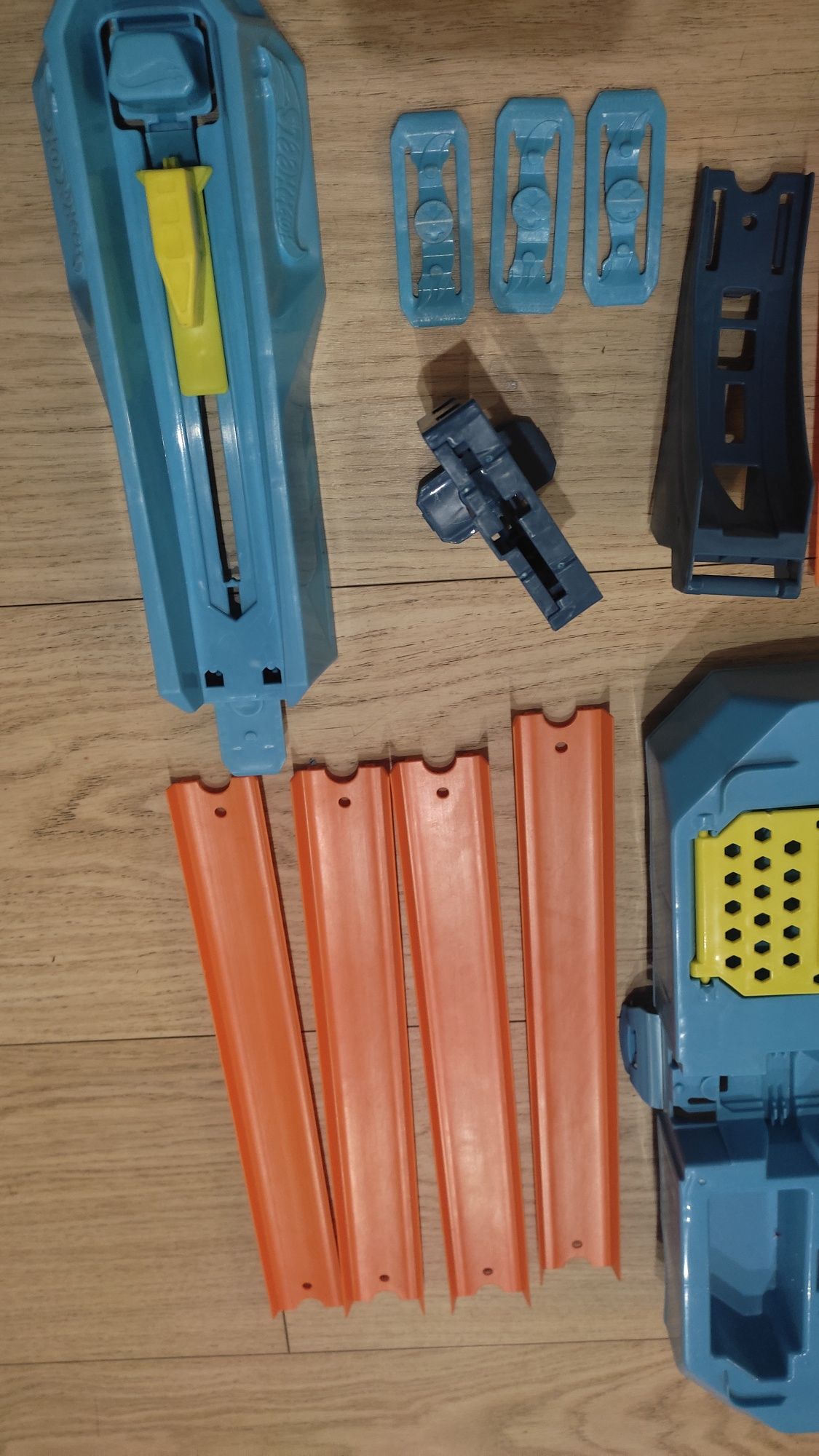 HOT WHEELS Track Builder Kaskaderskie kraksy GVG09