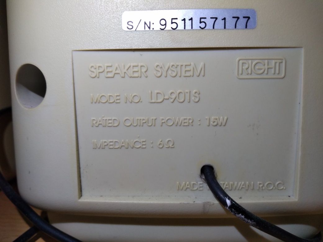 Głośniki kolumny głośnikowe Typhoon 15W 6 ohm