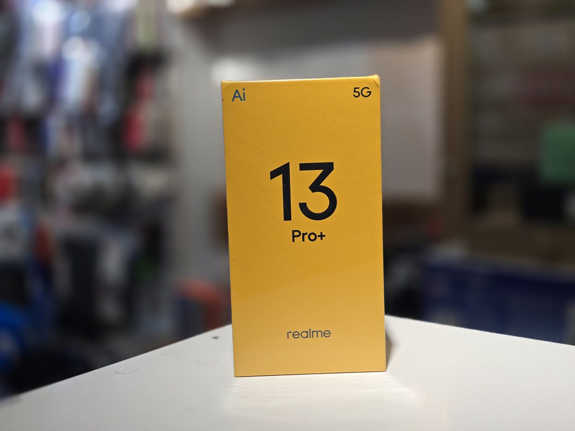 Смартфон realme 13 Pro+ 12/512GB Emerald Green (RMX3921) глобальна