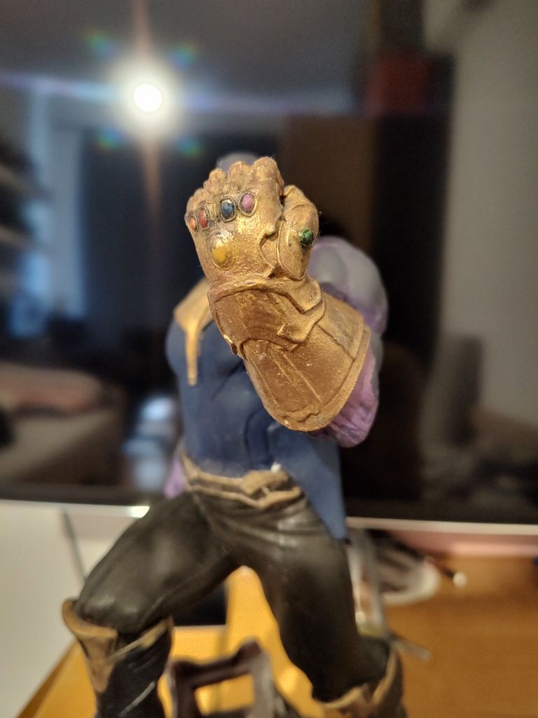 Figurka thanos 28cm pod custom diamond select Marvel Gallery