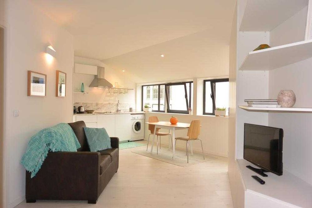 Apartamento T0 na Rua Formosa a 4 mins. do metro do Bolhão.