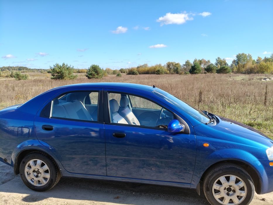 Шевроле авео 2005 ,автомат, газ бензин