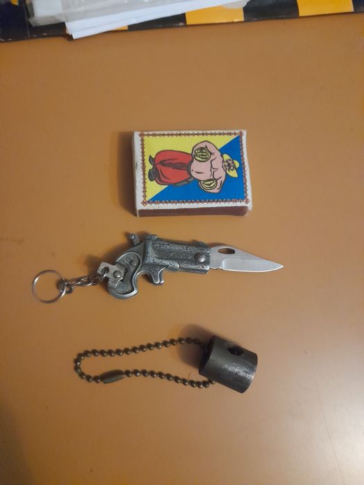 Брелки - ніж та поршень