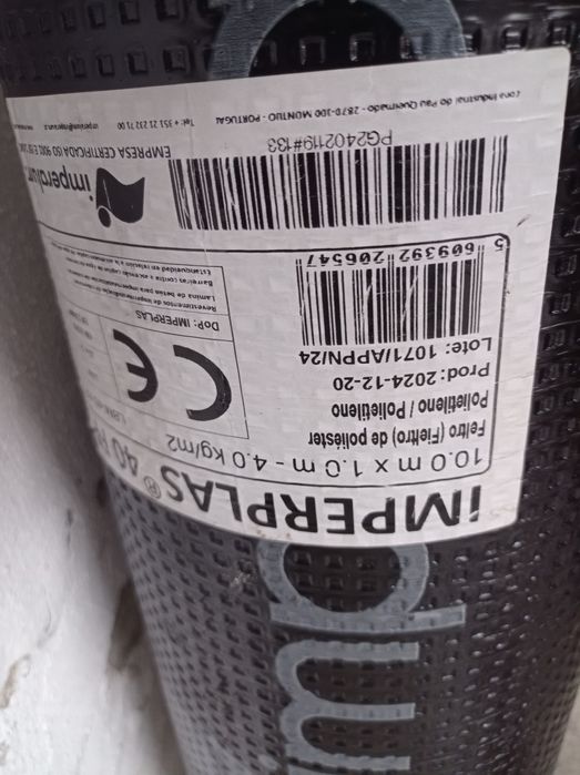 Vendo Tela asfáltica nova.