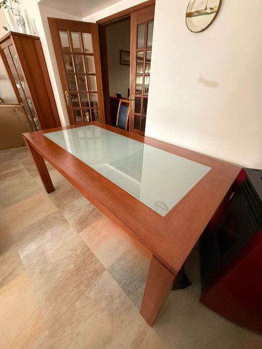 Mesa de sala de estar com 8 cadeiras