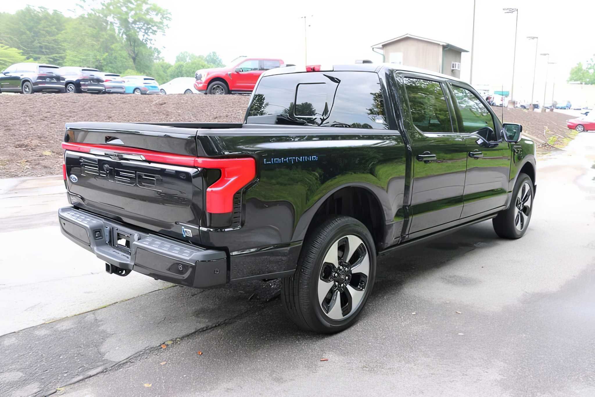 2023 Ford F-150 Lightning Platinum