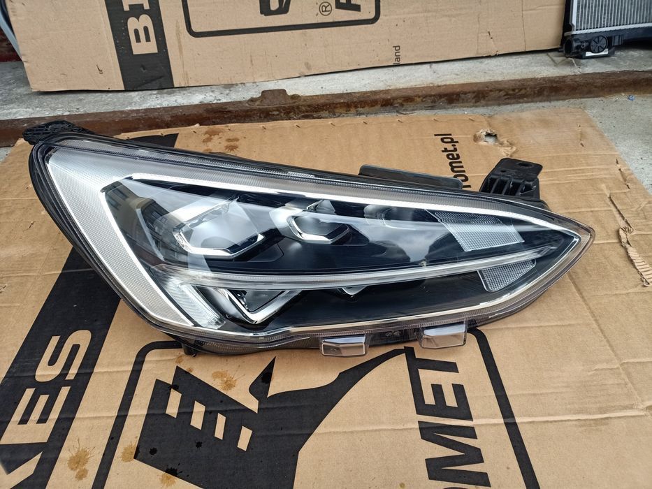 Ford Focus mk4 RS nowy model reflektor prawy przód przedni full led EU