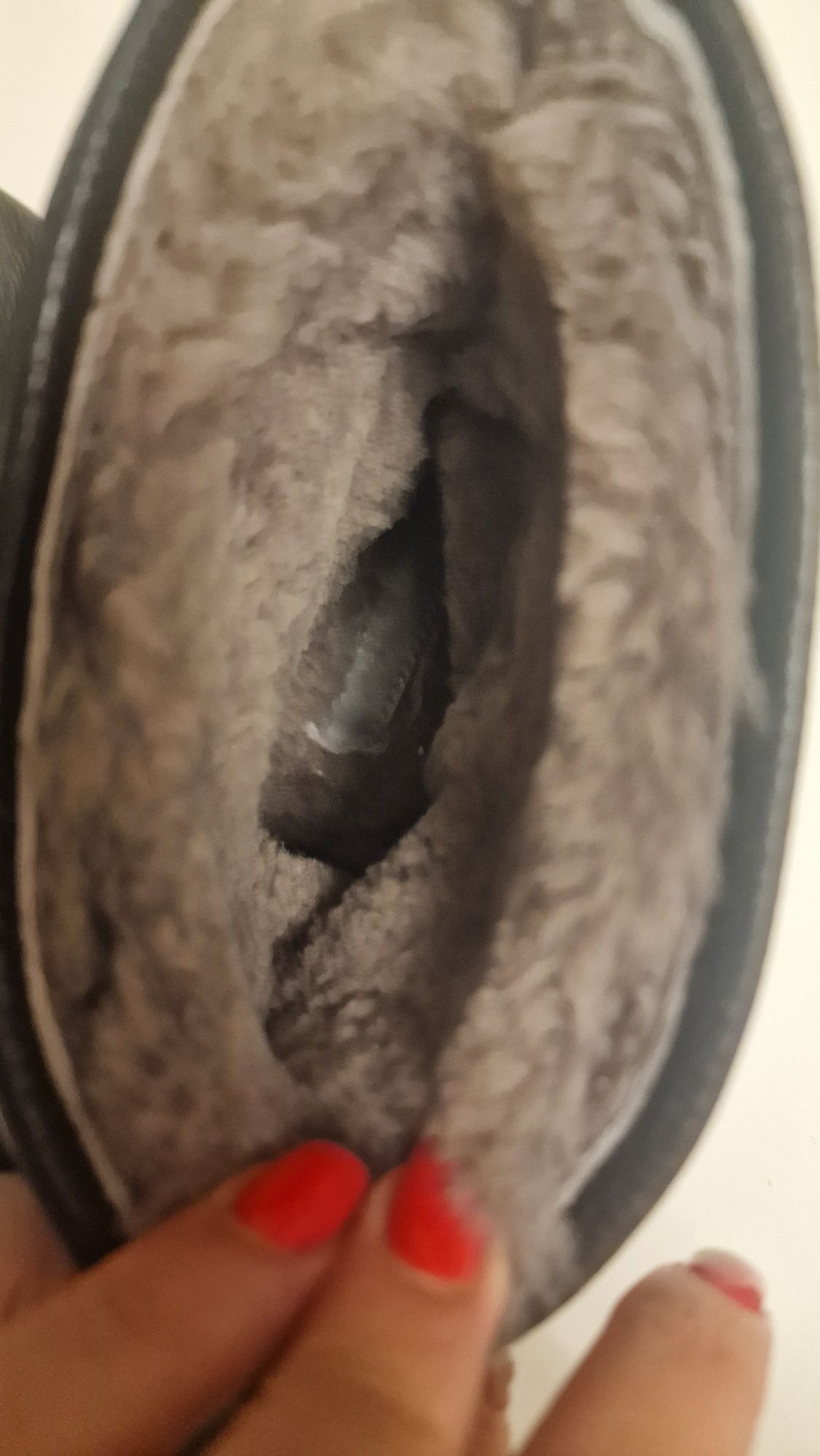 Продам женские зимние дутики(снегоходы).Тёплые!