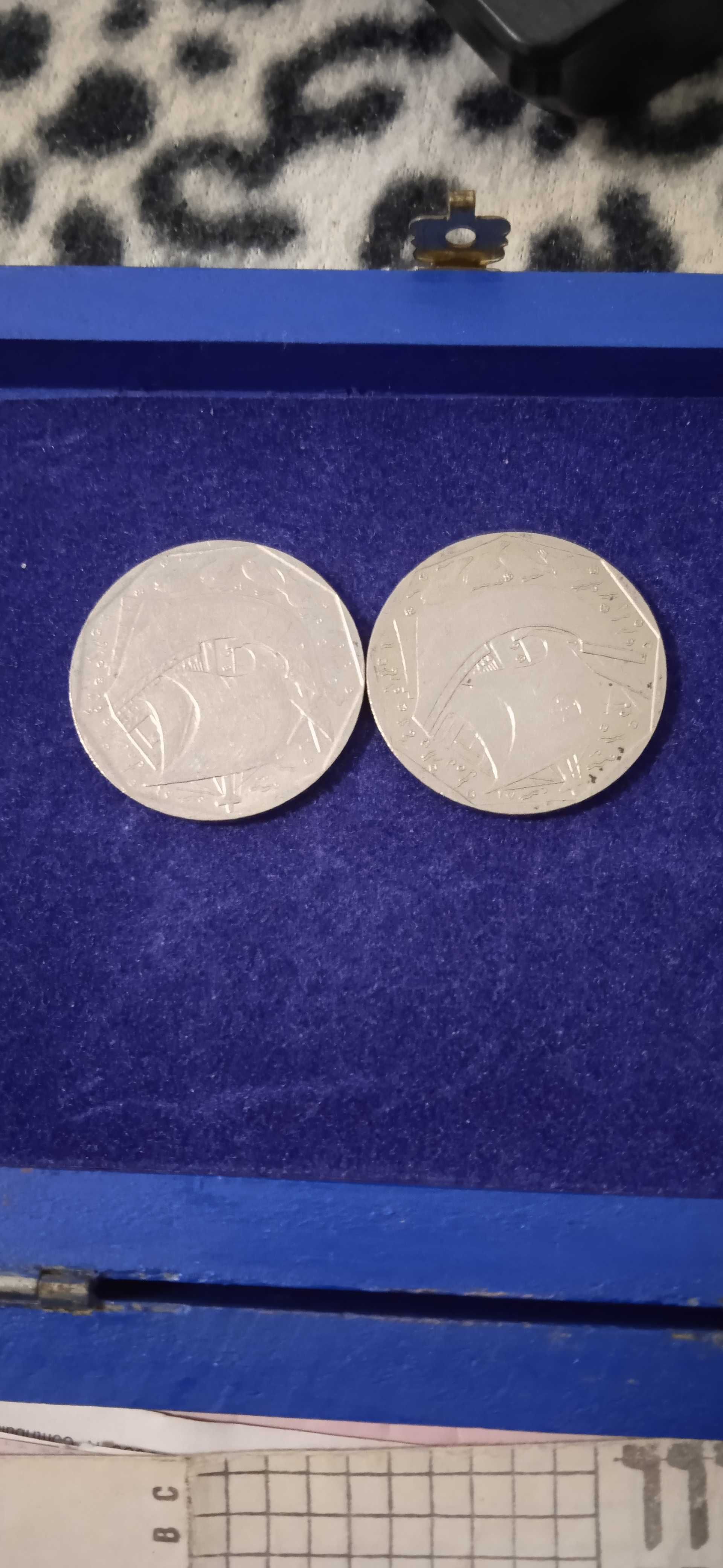 Vende-se 2 moedas de 50 escudos
