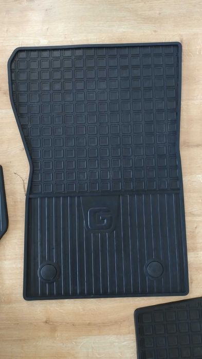 Dywaniki, wycieraczki gumowe Mercedes-Benz klasa G W464 oryginalne