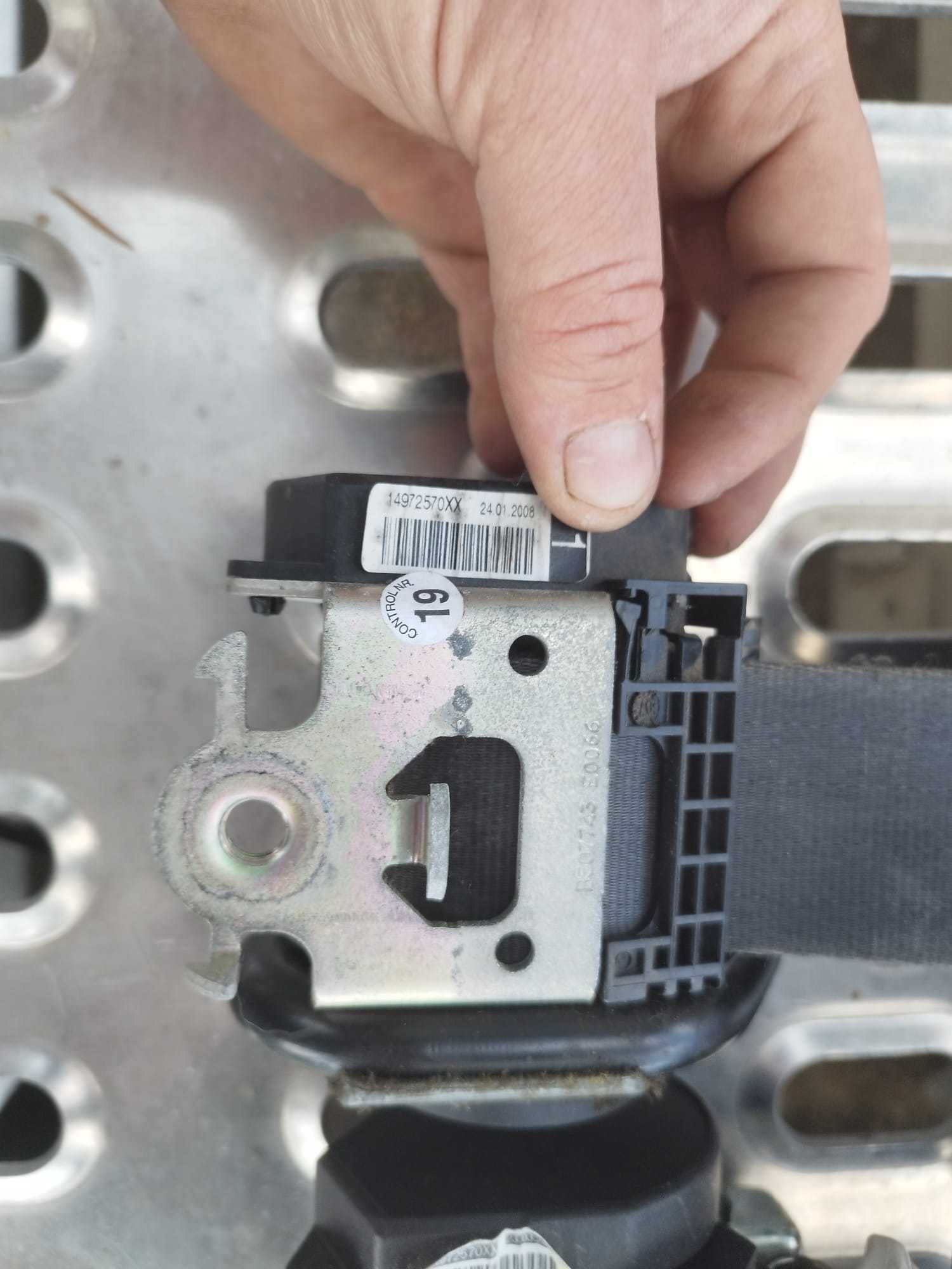 Pasy bezpieczeństwa kpl środkowy rząd Scudo Jumpy Expert Proace 07-