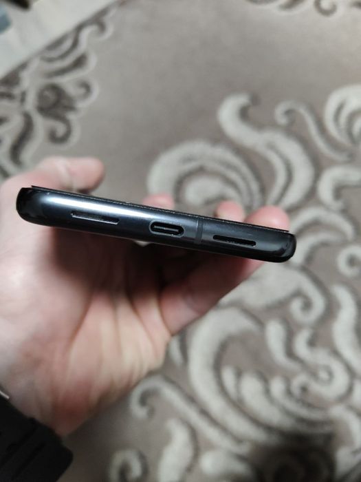 Продам Google pixel 8 pro Black на 128