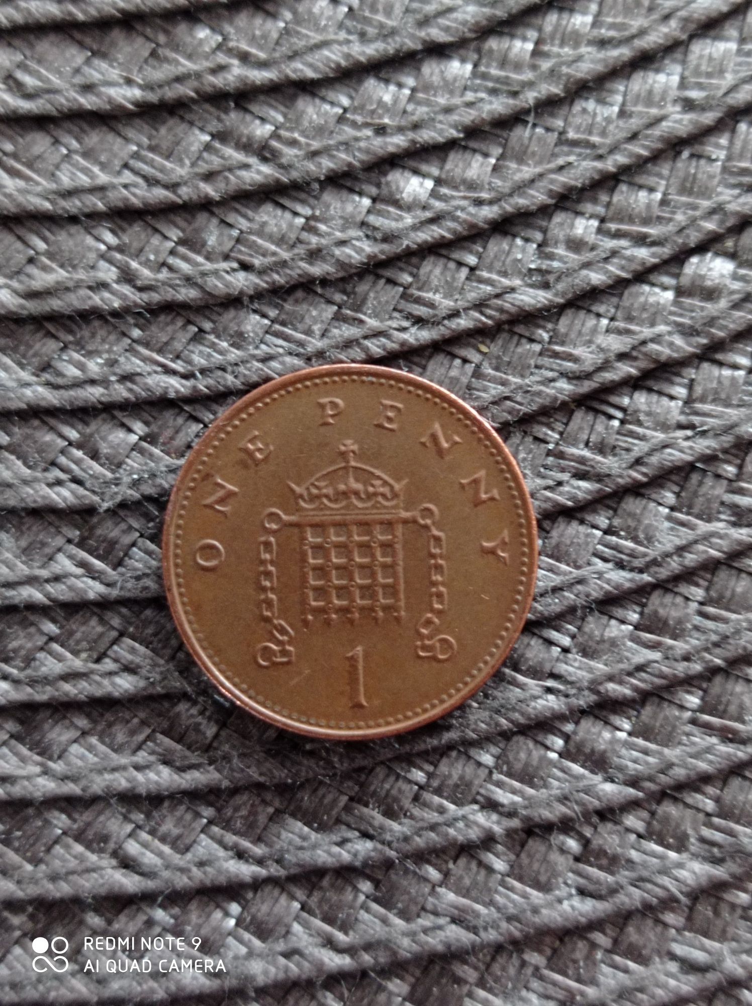 Moneta One Penny z 2000 r