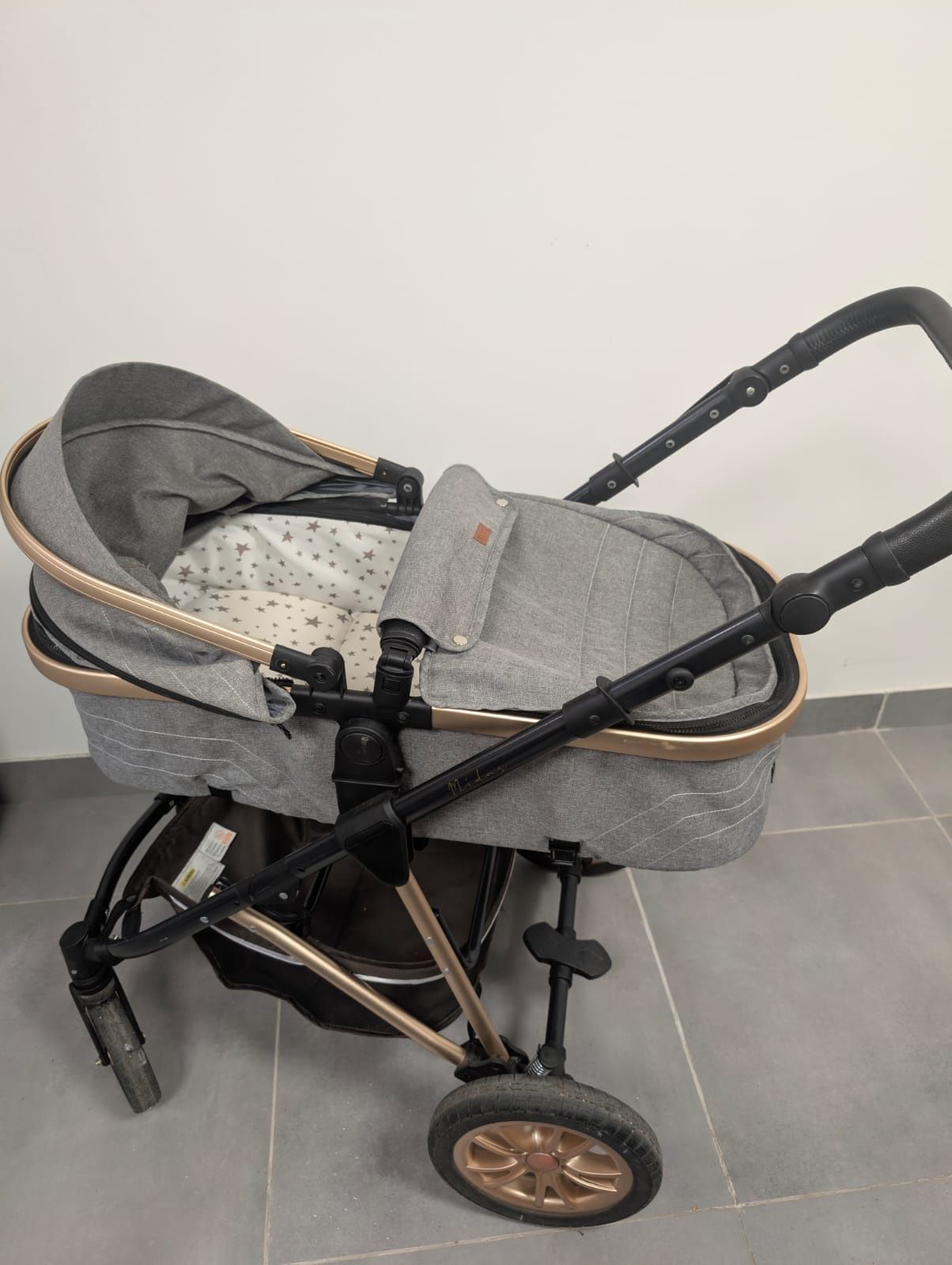 Wózek dziecięcy gondola – szary/złoty – używany
