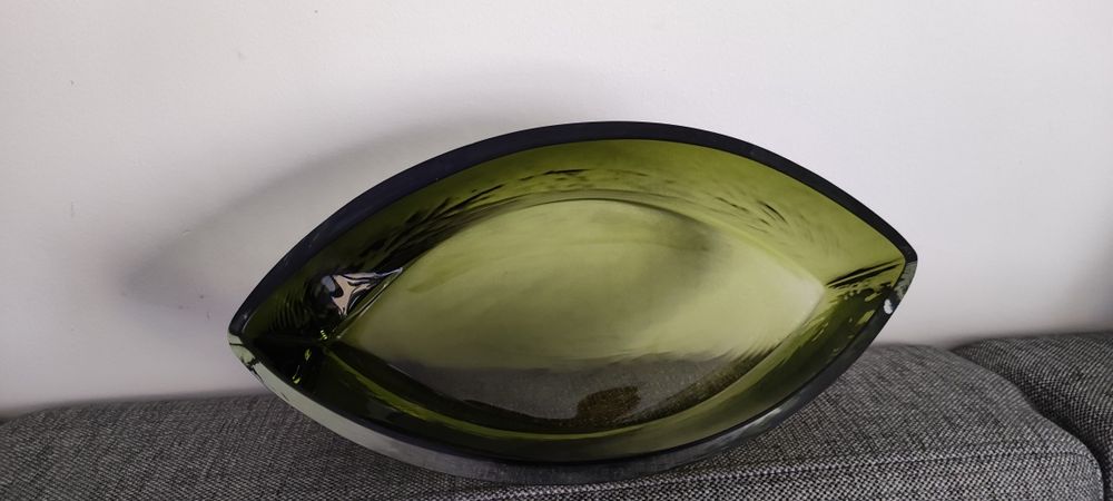 Piękna misa z grubego zielonego szkła