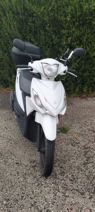 Suzuki Adress 125 com top case