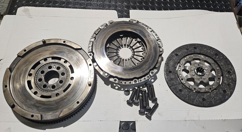 Sprzęgło E46 325i 328i 330i M52TUB28 M54B25/B30 240mm 5 biegów