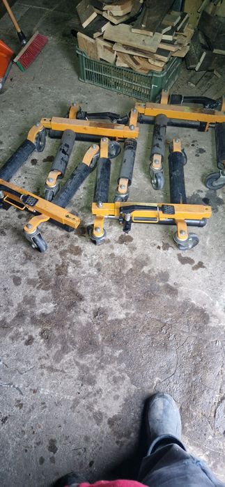 Podnośnik hydrauliczny do pozycjonowania pojazdów