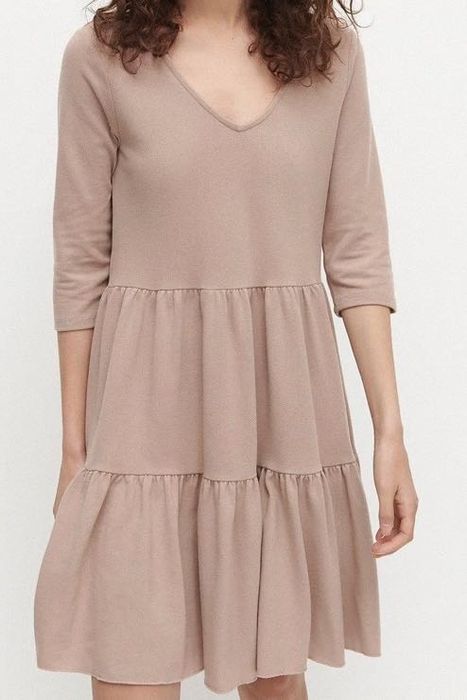 Sukienka z falbanami Reserved 36