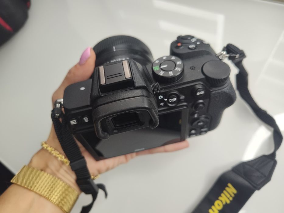 Nikon z 5, kupiony 1lipiec 2024,zrobione 2tys zdjęć plus obiektyw,gwar