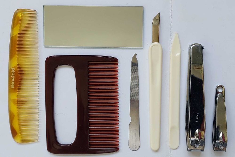 Estojo de Viagem - NOVO.(Unhas, Cabelo, Lima, e Espelho)