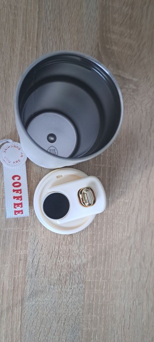 Podróżny Kubek ze Stali Nierdzewnej 472ml z Cyfrowym Wyświetlaczem