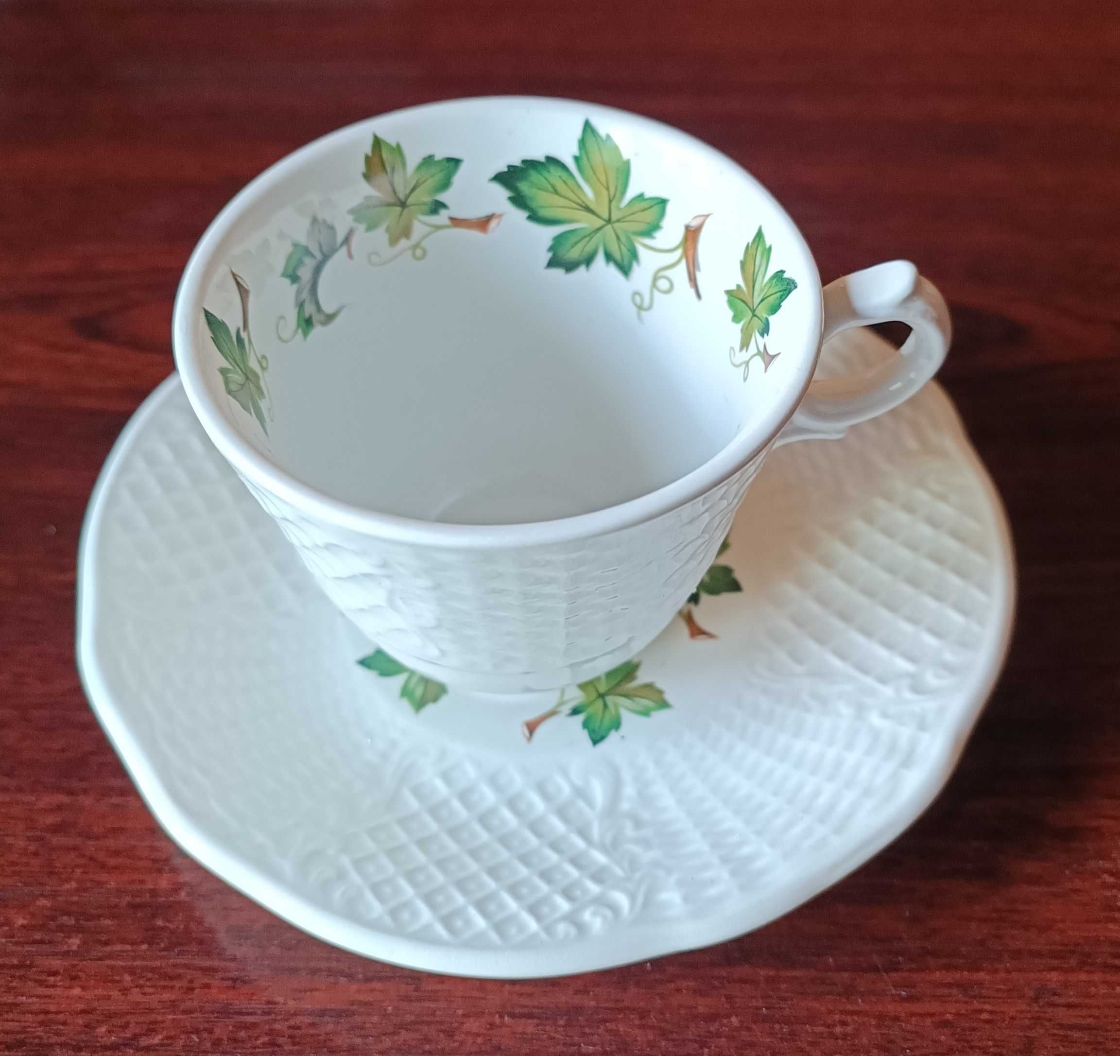 Filiżanka z angielskiej porcelany motyw roślinny, liście klonu