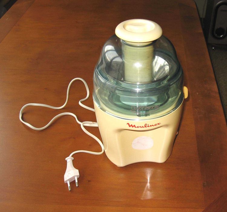 продається  нова  соковижималка  Moulinex