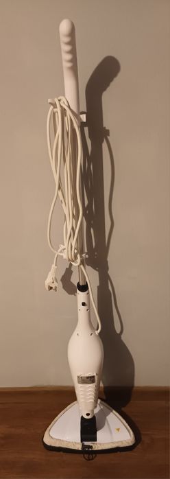 Mop parowy na kablu