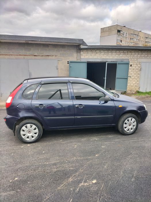 Автомобіль в гарному стані, інформація за телефоном