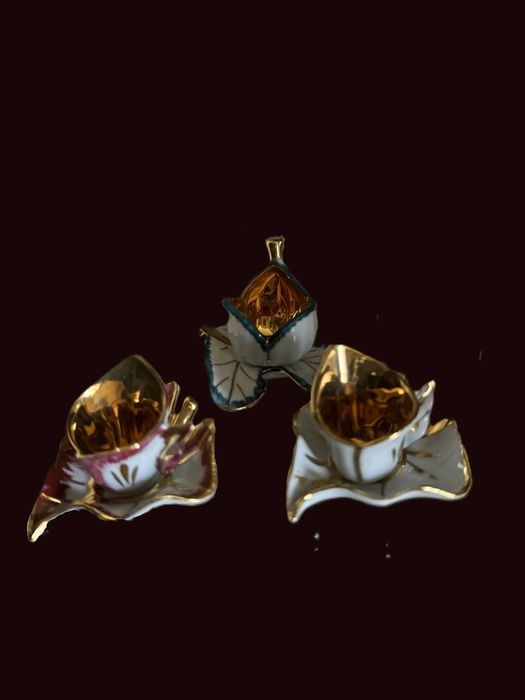 3 chávenas miniaturas de coleção