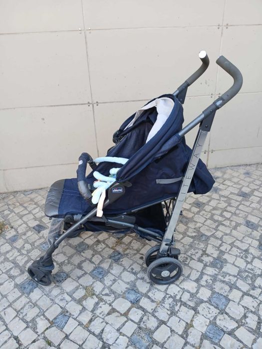Carrinho Chicco Lite Way, modelo Denim.Carrinho bengala muito prático.