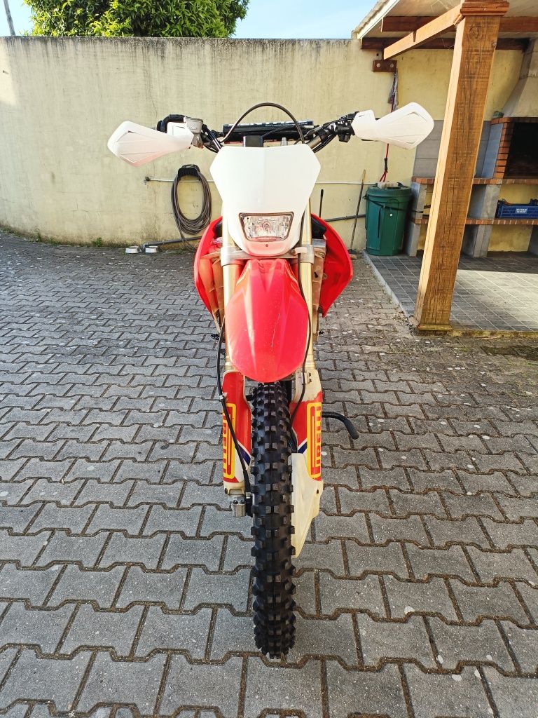 Honda CRF 450 matrículada