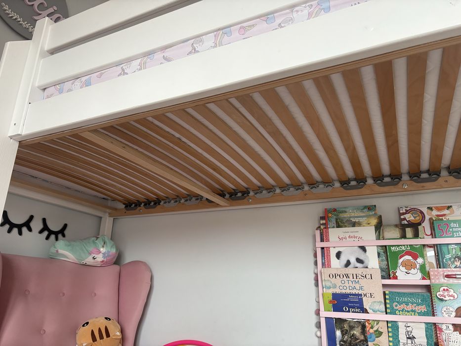 Łóżko piętrowe, drewniane, białe