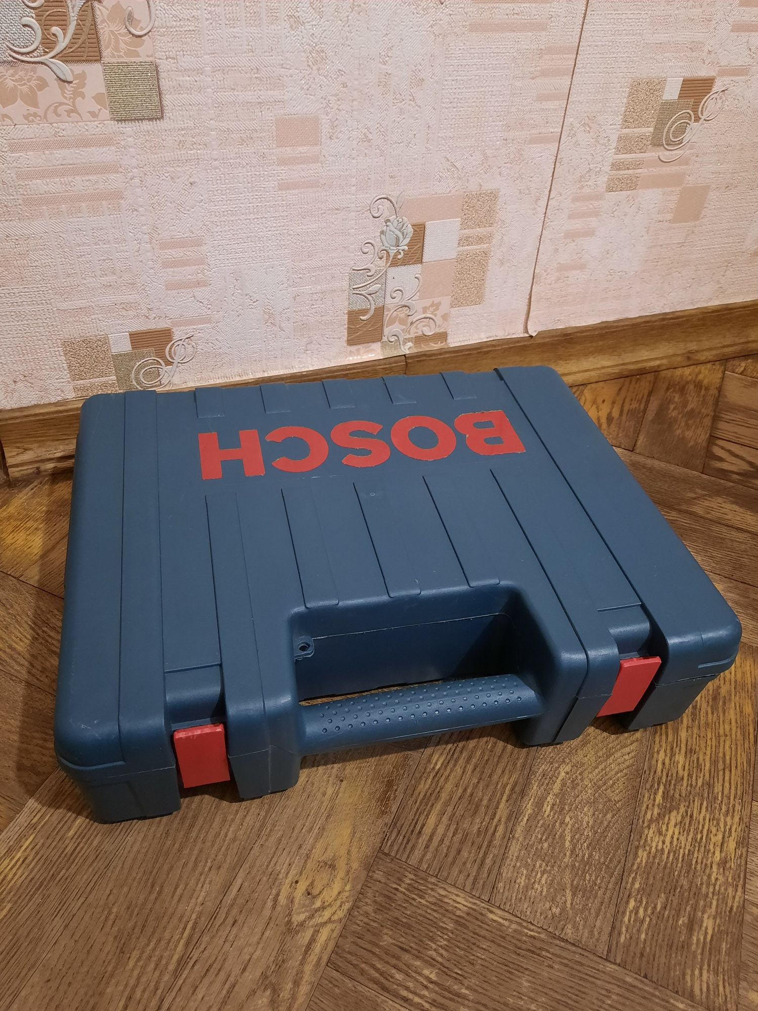 Новий!!Перфоратор Bosch GBH 2-26 DFR,800вт,2.7дж,дод.патрон