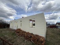 Продаж земельної ділянки в центрі з коробкою з підвалом