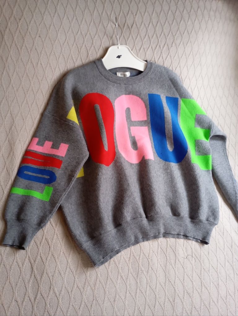 Efektowny sweter z napisami VOGUE LOVE PARIS oversize M-XL