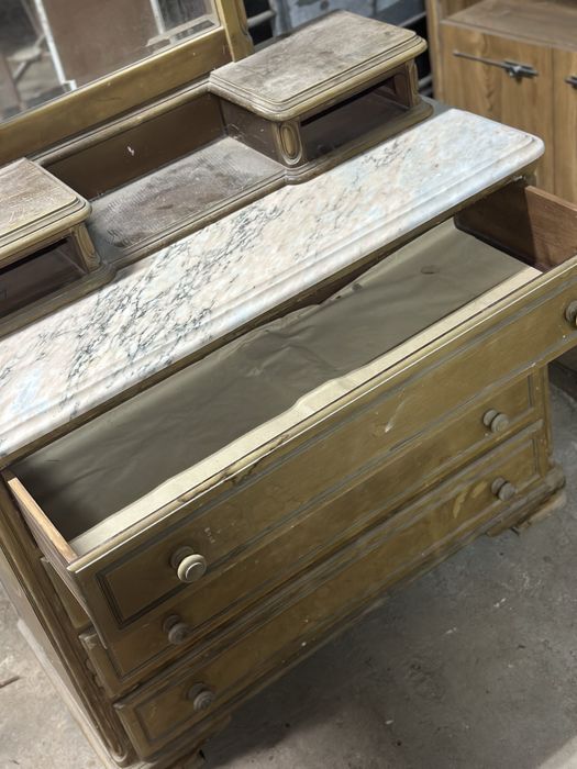 Cómoda/Toucador com espelho e tampo em mármore