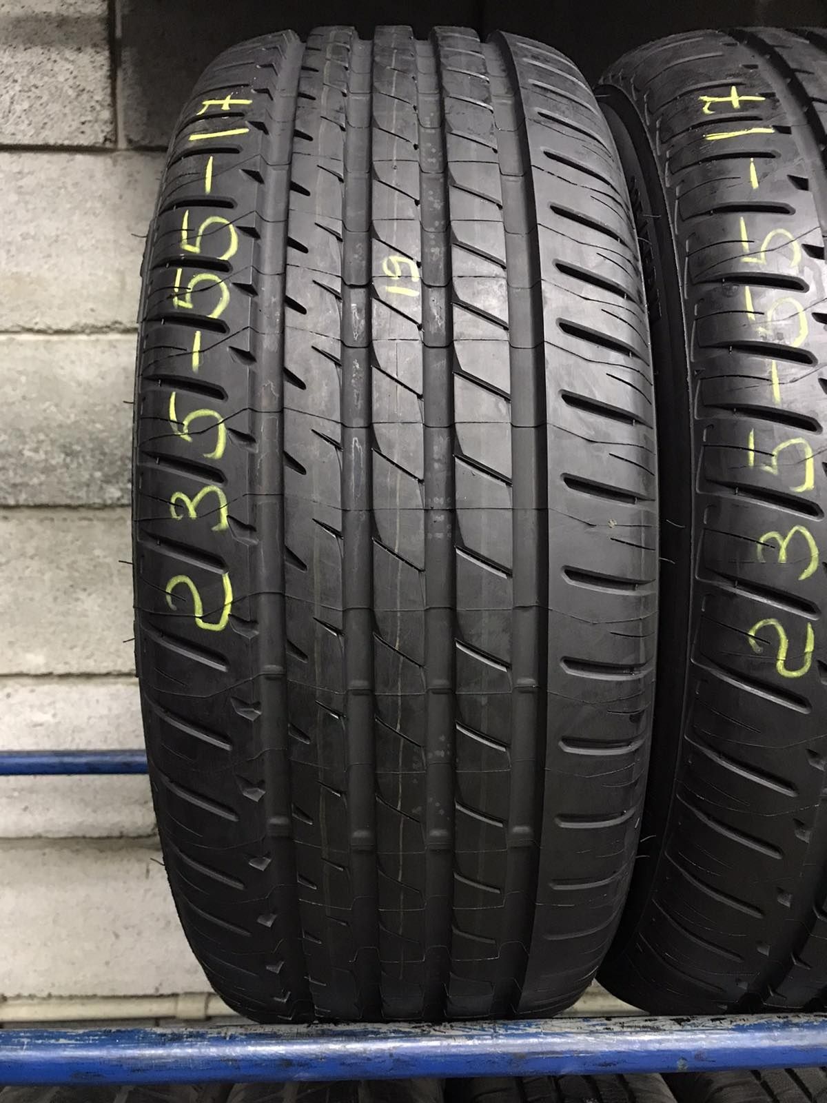 Літні шини 235/55 R17 (103W) LASSA