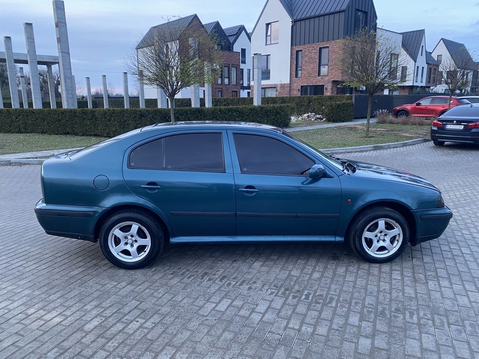 Шкода Октавія тур 1.6 МПІ