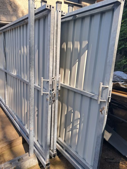 Brama  przesuwna z blachą 6 metrów