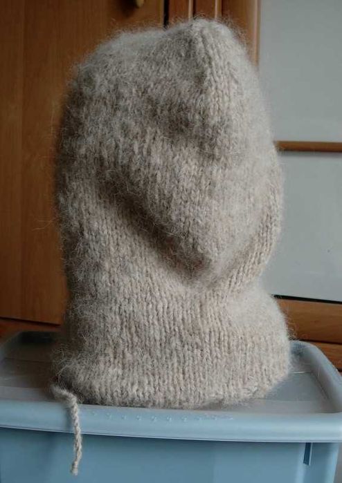 beżowy fluffy kaptur balaclava alpaka i kaszmir