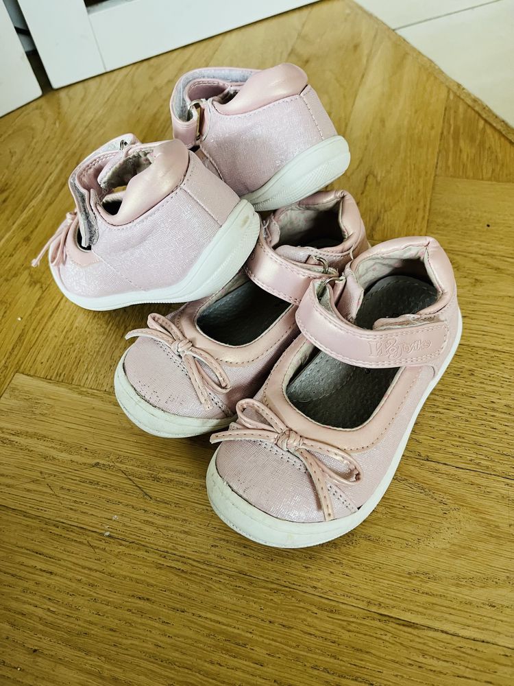 Buty / kapcie do przedszkole dla bliźniaczek blizniaczki Rozmiar 24 25