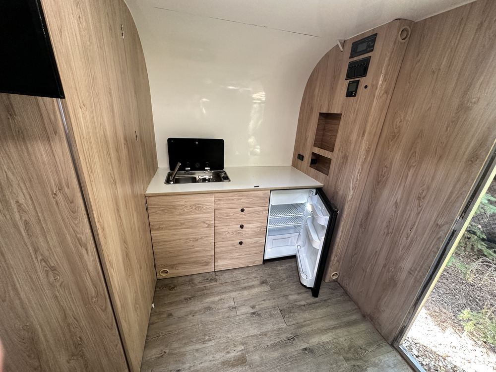 Przyczepa  rajdowa kontener DMC 3500