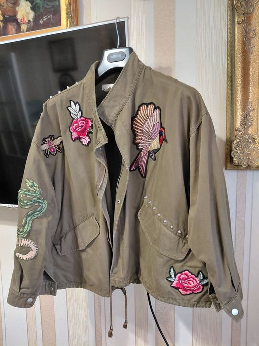 Продам женскую куртку б.у.,размер M, L.