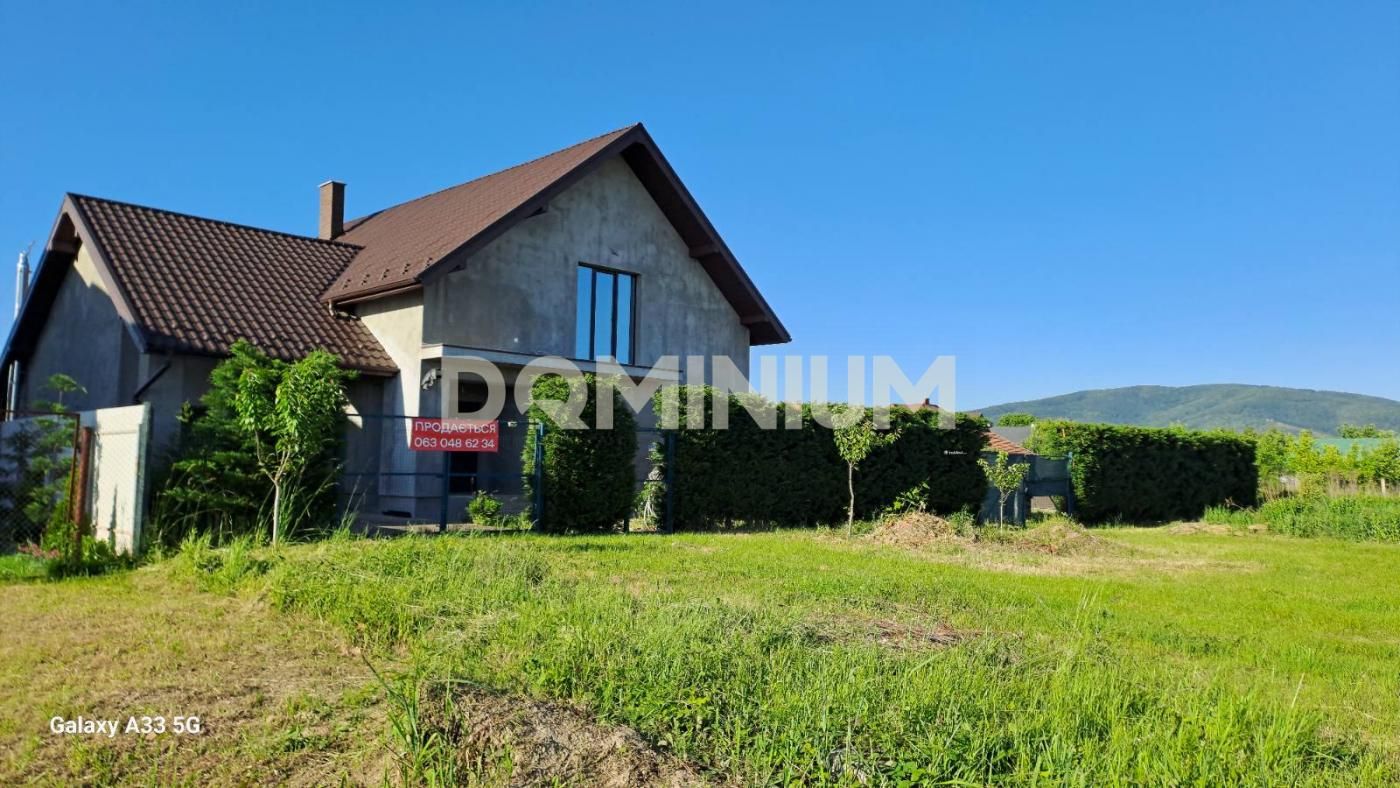 Продаж новобудови м.Виноградів вул. Трояндова