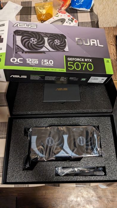 RTX 5070 ASUS новая, комплект