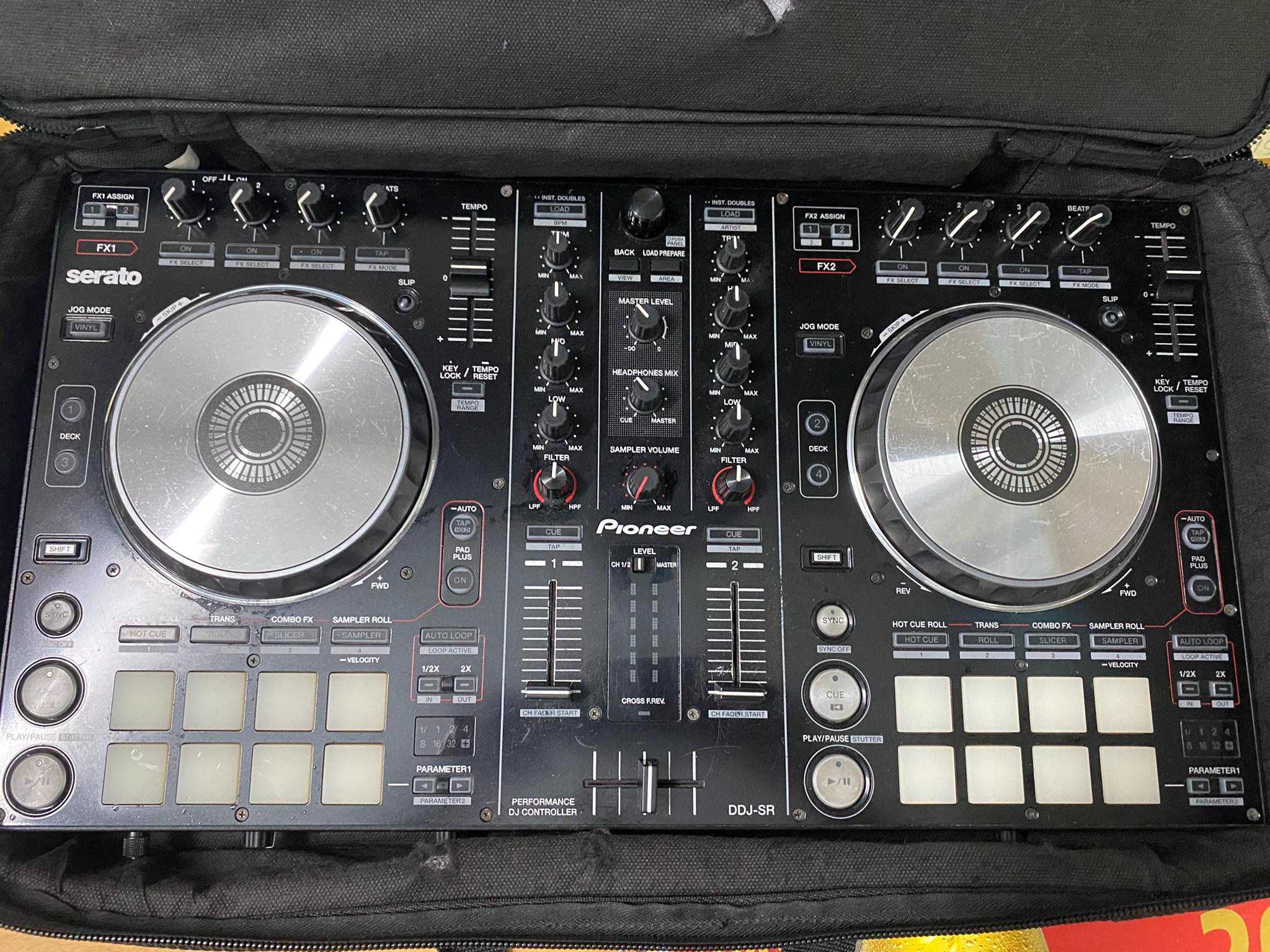 Controladora Pioneer DDJ SR